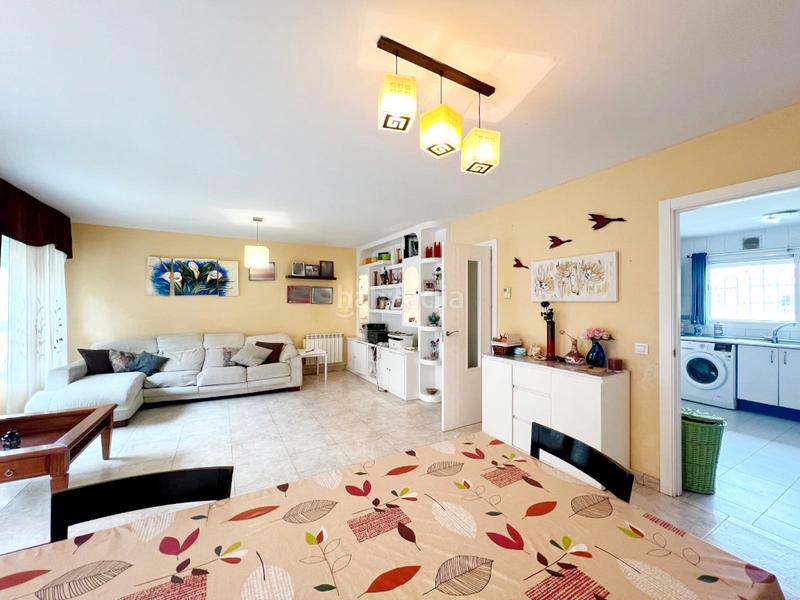 Foto e4c3dabe-f2ae-4e0f-bd3c-c60f1f4e51b8. Semi detached house with heating parking in Ensanche Alcalá de Henares