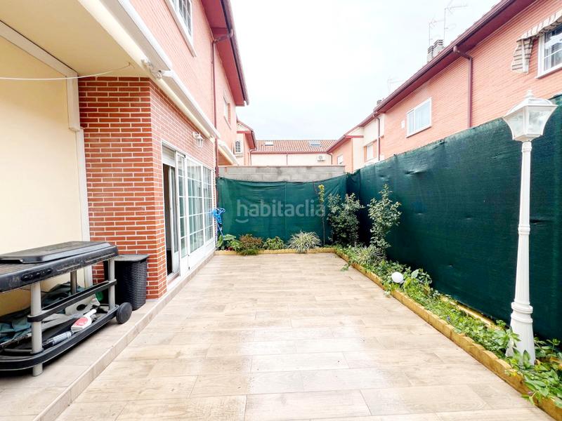 Foto e7337e15-8e43-4aff-9952-0db3396faeef. Semi detached house with heating parking in Ensanche Alcalá de Henares