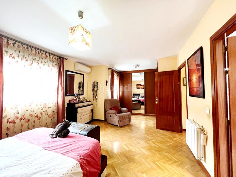 Foto fbdeafbd-f3ee-4165-8cda-aa316a4653ca. Semi detached house with heating parking in Ensanche Alcalá de Henares