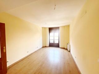 Rent Flat  Calle de talamanca. Piso luminoso de 2 dormitorios y 2 baños en zona de san isidro-l