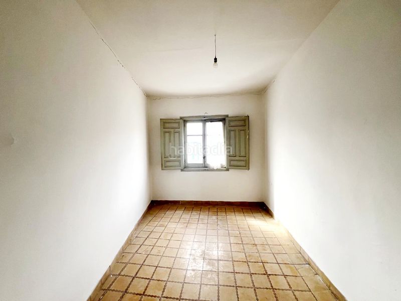 Foto 37756965-e942-4e28-9876-67a7739c1ff0. Casa amb xemeneia a Corpa