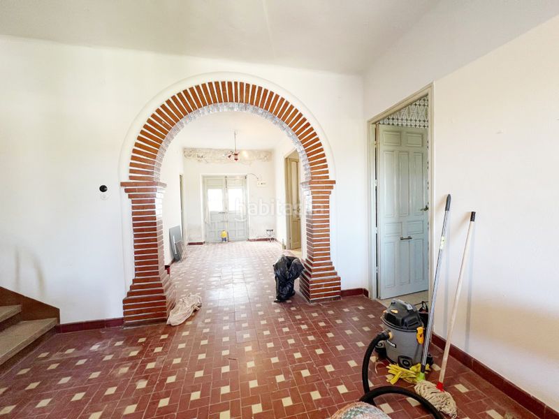 Foto a59755e5-49d8-4913-b485-b7684179130e. Casa amb xemeneia a Corpa