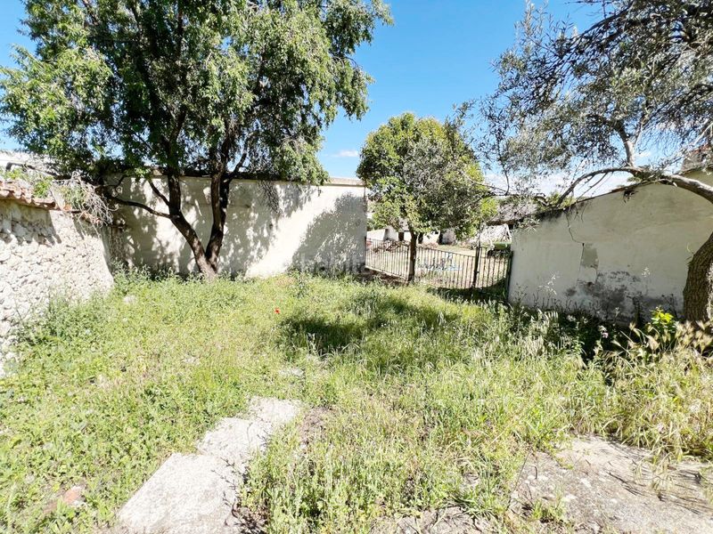 Foto ab0584c2-ee41-4da1-82c5-cc25d699a3ca. Casa amb xemeneia a Corpa
