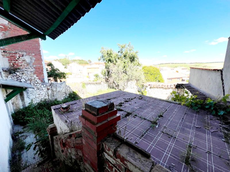 Foto ac38e631-d952-4b9d-8fd1-124c996b158d. Casa amb xemeneia a Corpa