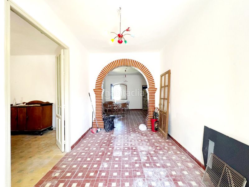 Foto bb950f49-a264-46cd-8215-d4a58afc7098. Casa amb xemeneia a Corpa