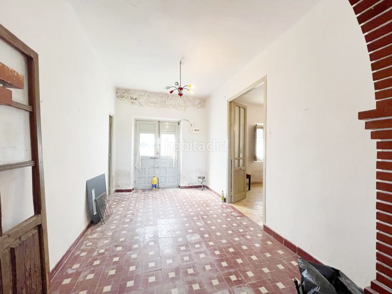 Foto c4b0ab64-1791-4fa7-9a6e-cd7dcc5cc401. Casa amb xemeneia a Corpa