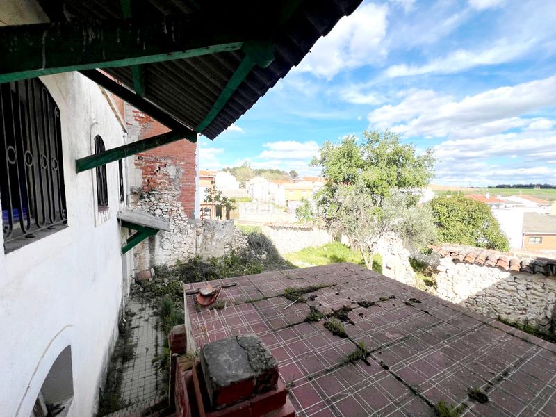 Foto ca08fdc9-b2c5-4dcf-a97a-e953860de370. Casa amb xemeneia a Corpa