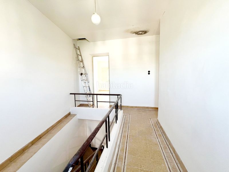 Foto d45af627-d45e-4678-872b-476f78d99407. Casa amb xemeneia a Corpa