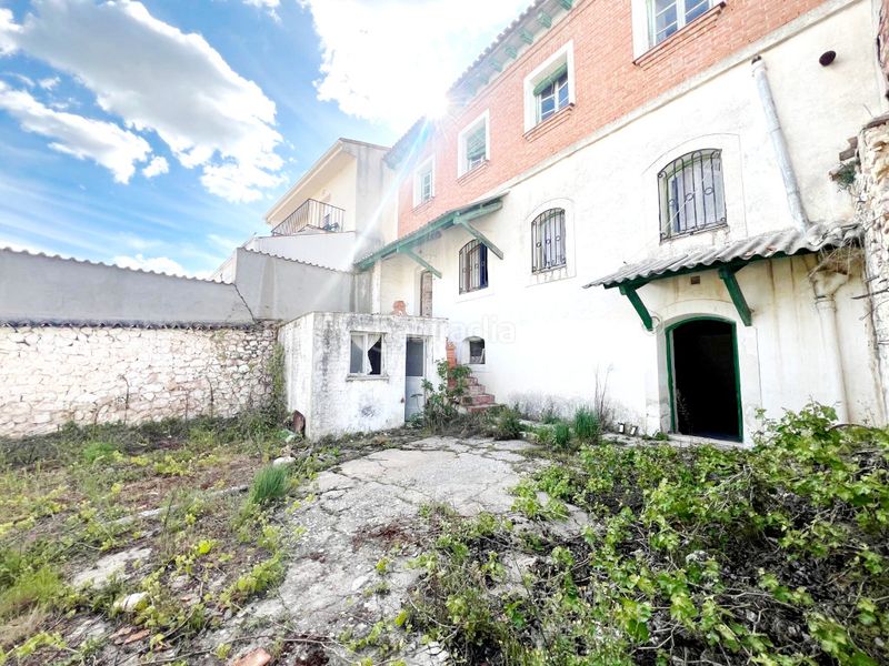 Foto dcd023be-3ce3-463e-8965-c8918880e72a. Casa amb xemeneia a Corpa