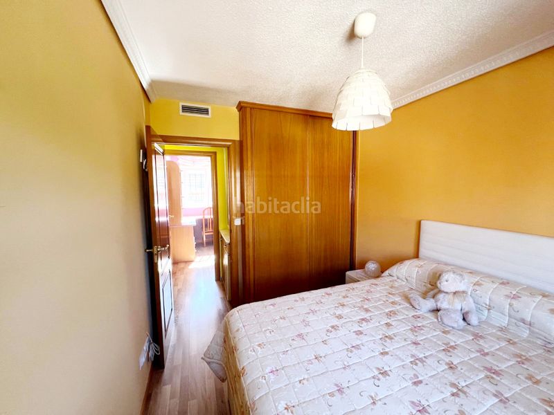 Foto a48f75bc-1b87-4dd8-a971-a4f6b18d79d2. Xalet amb xemeneia calefacció aparcament a Sector 3 Getafe