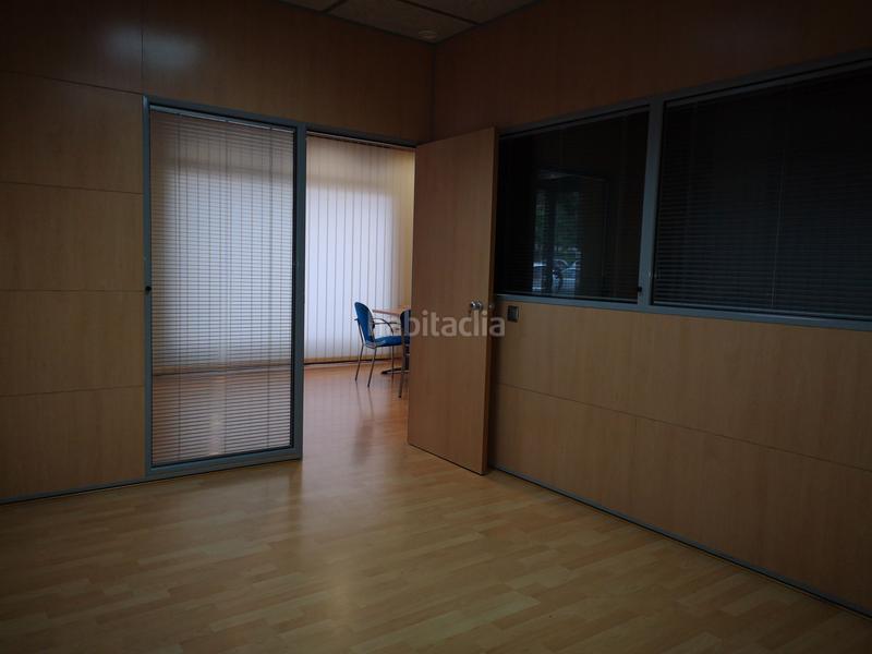 Foto 54be2fc2-0ce3-43e3-8df0-065aebaf3bea. Location local commercial avec chauffage dans Eixample Mataró