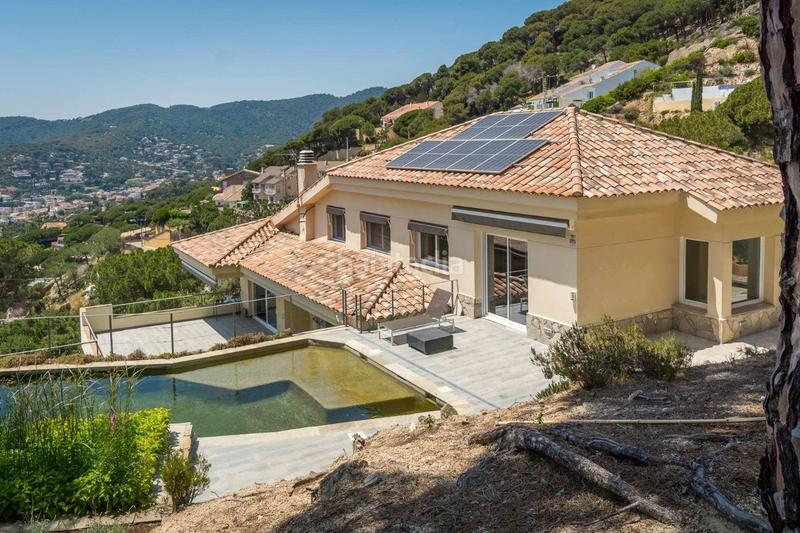 Foto 78ea7cbb-4e6c-47c8-acba-ea20fd40371e. Alquiler chalet situación y vistas en Cabrils