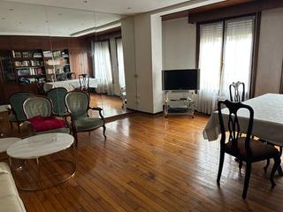 Appartamento  Calle calvo sotelo. Piso exterior en muy buena ubicacin, enfrente de la catedral