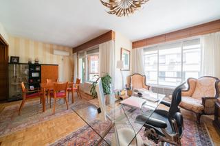 Appartamento en Calle de melndez valds 31. Piso de cuatro dormitorios en gaztambide