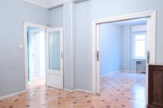 Lloguer Pis a Calle de ríos rosas 29. Vivienda vacía de tres dormitorios y dos baños en ríos rosas.