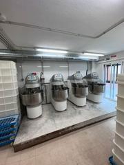 Location Local commercial  Calle de san raimundo. Obrador en edificio industrial completo