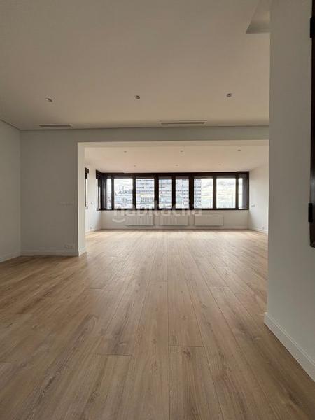 Foto 43b8356c-455e-49c3-ab3c-e40483e8015f. Pis amb calefacció a Argüelles Madrid