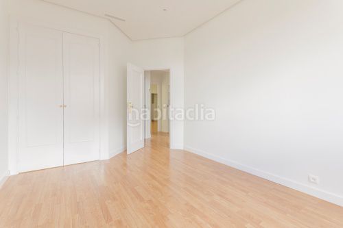 Foto 0411f3d0-d370-438e-8368-71d7c7114a98. Àtic amb calefacció a Argüelles Madrid