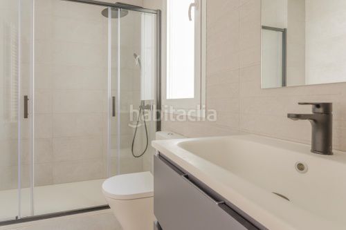 Foto 8a261c07-80f6-4326-8e8b-fedbada754b6. Àtic amb calefacció a Argüelles Madrid