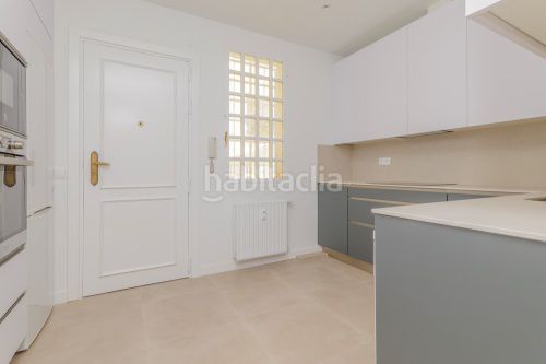 Foto a45e9789-bd9a-4113-adb8-dcbdc5b390ac. Àtic amb calefacció a Argüelles Madrid