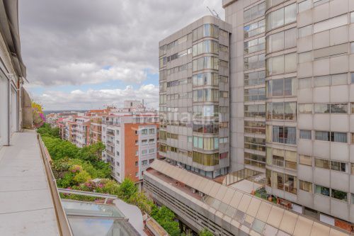 Foto ded4b54e-3f52-4509-a4bd-2d6ef5b8e435. Àtic amb calefacció a Argüelles Madrid