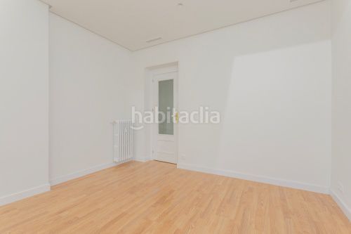 Foto e360a0c8-2278-4933-9831-d4b9349fb620. Àtic amb calefacció a Argüelles Madrid