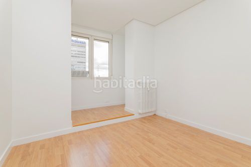 Foto f7bf1351-11e4-4966-b76f-099c2200d9e3. Àtic amb calefacció a Argüelles Madrid
