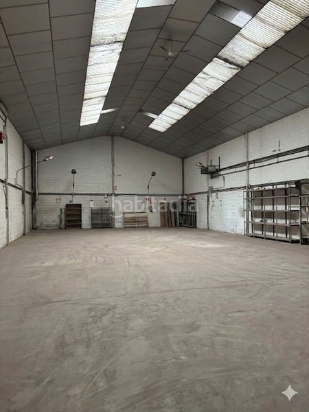 Foto 117c7b9c-d245-4cba-b592-ae71b94d1f92. Nave industrial  en venta en barrio la estación, 3 dormitorios. en Madrid