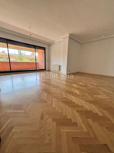 Foto bab86dc3-8fda-4b1e-b8a3-16208963cf3e. Rent flat with heating parking in Timón Madrid