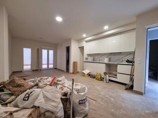 Estudi  Calle del manzanares. Piso recin reformado, exterior y bien comunicado