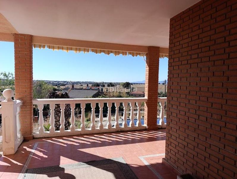 Foto edbb2ec4-1a0d-4990-9310-035e59ea5b2b. Casa en Méntrida