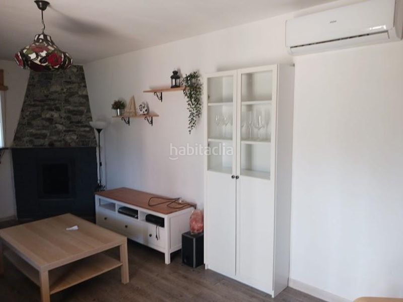 Foto a14e4871-7e56-4281-8580-129bff9915ab. Casa amb piscina a Escalona