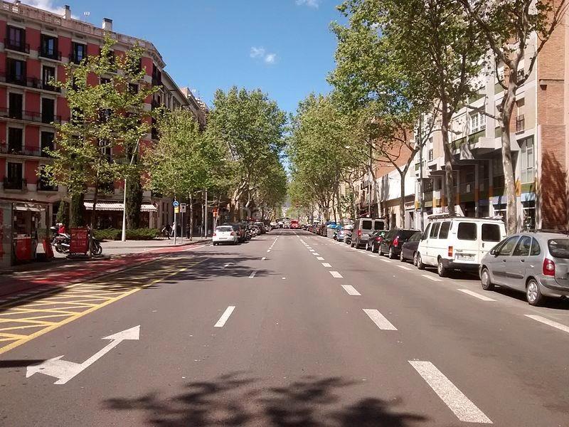 Foto a8525314-9628-4e35-a3b0-3020f9d934d4. Autoparkplatz in Raval Barcelona