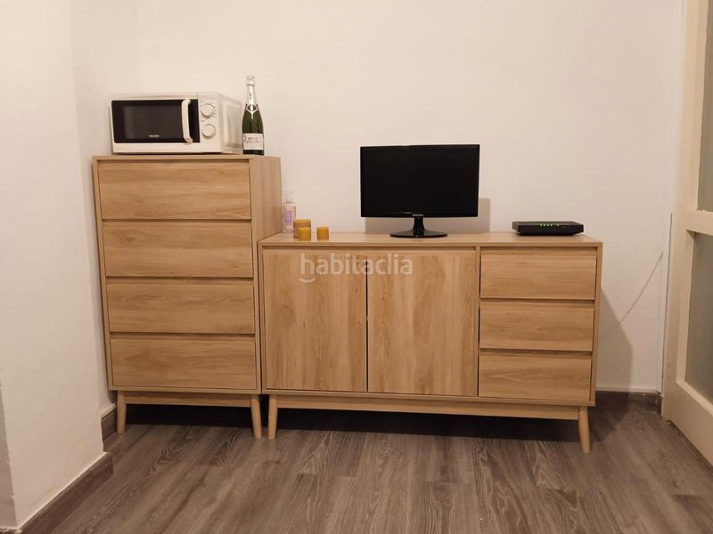 Foto 55e76aac-e215-4458-929e-ada6610439d9. Estudio  en calle viladomat junto a calle manso en Barcelona