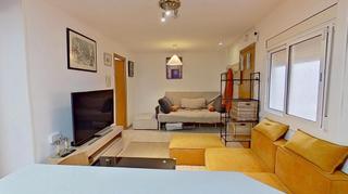 Piso  Carrer bbiles. Bonito piso muy luminoso de 2 habitaciones, para entrar a vivir.