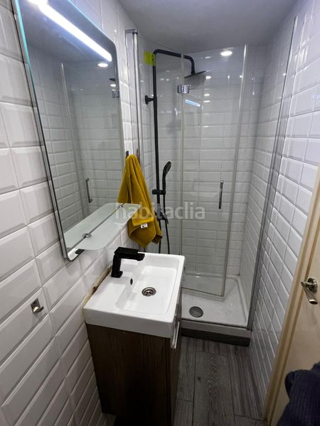 Foto a2edb895-ce69-4aee-a825-349722f75cf8. Estudi a Sant Antoni Barcelona