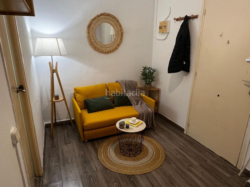 Foto f6f882bd-470d-4571-9c55-c388e9939d72. Estudi a Sant Antoni Barcelona