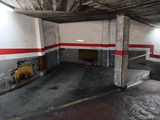Aparcament cotxe  Carrer de lafont. Plaza de parking grande para coche y moto