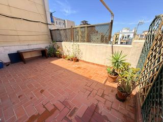 Penthouse  Carrer del poeta cabanyes. Luminoso de 2hab. con terraza de 20m²