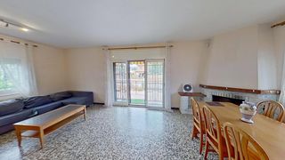 Chalet  Passatge de la rosa. Oportunidad!! casa situada en amplia parcela con terreno y pisci