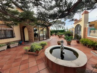 Chalet in Carrer del Llobarro