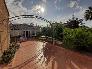 Chalet en Oliva Pueblo. Chalet en playa, todo en una sola planta