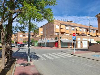 Appartement à El Esparragal. Piso en el esparragal, de 3 hab. 2 baños, garaje y trastero