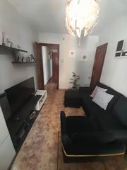 Piso  Carrer d' amadeu vives. gran oportunidad para inversores! piso con inquilinos y alta re