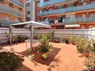 Planta baixa  Carrer d'iscle soler. Planta baja con super terraza