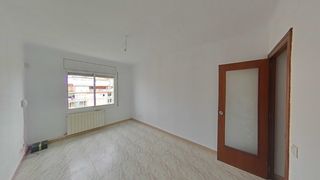 Pis  Carrer de terra baixa. Pisos de fondo – alquilados – solo inversores