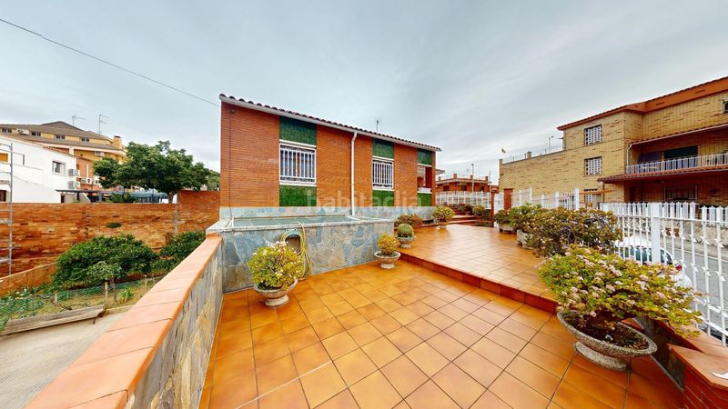 Foto 32d07170-1d7d-4c44-b253-f9bfe4d06932. Casa amb calefacció aparcament a La Roureda Viladecans