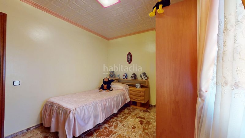 Foto 80a87338-ca1d-4bb6-9a05-264900d3a750. Casa amb calefacció aparcament a La Roureda Viladecans