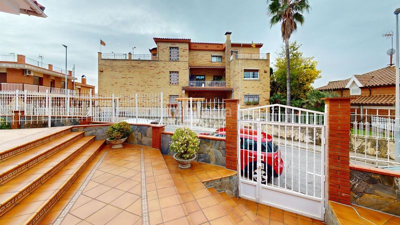 Foto a15e08cd-1f32-41af-accb-d2d5c72bde0d. Casa amb calefacció aparcament a La Roureda Viladecans