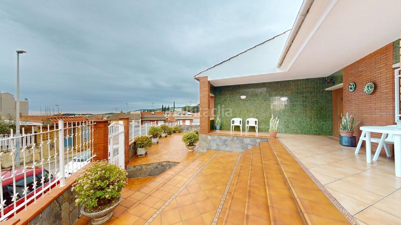 Foto ae548a1e-4e59-4aaa-9893-62ac1e078af9. Casa amb calefacció aparcament a La Roureda Viladecans